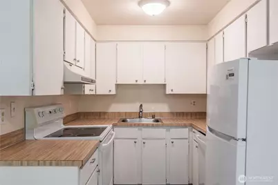 230 SW Clark Street #C203, Issaquah, WA 98027 - Photo 5