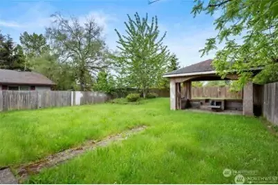 671 Shelton Avenue NE, Renton, WA 98056 - Photo 9