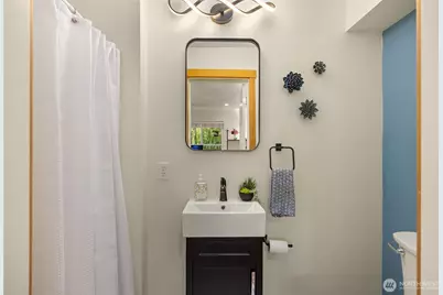 737 Madison Avenue N #30, Bainbridge Island, WA 98110 - Photo 27