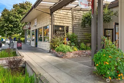 737 Madison Avenue N #30, Bainbridge Island, WA 98110 - Photo 31