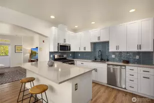 737 Madison Ave N, Bainbridge Island, WA 98110 - Photo 11