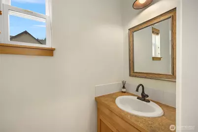 737 Madison Avenue N #30, Bainbridge Island, WA 98110 - Photo 17