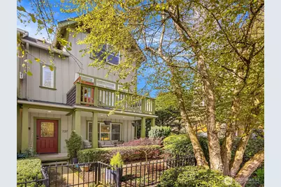 737 Madison Avenue N #30, Bainbridge Island, WA 98110 - Photo 1