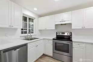 23321 Cedar Way, Mountlake Terrace, WA 98043 - Photo 7