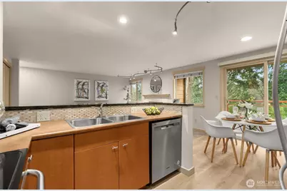 8240 126th Avenue NE #A304, Kirkland, WA 98033 - Photo 11