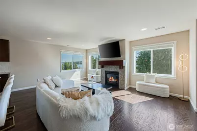 11501 87th Avenue S, Seattle, WA 98178 - Photo 3