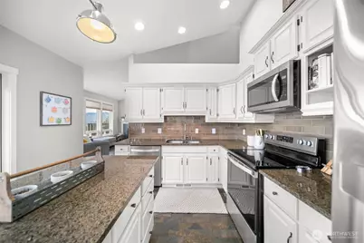 712 Vista View Place, East Wenatchee, WA 98802 - Photo 13