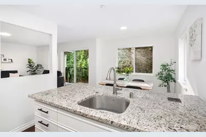 595 Newport Way NW #C4, Issaquah, WA 98027 - Photo 7