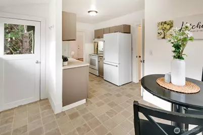920 N 102nd Street, Seattle, WA 98133 - Photo 15