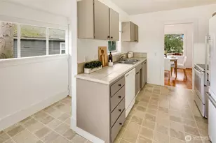 920 N 102nd St, Seattle, WA 98133 - Photo 13