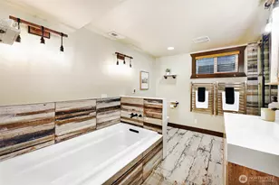 941 N 79th St, Seattle, WA 98103 - Photo 19