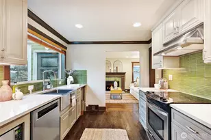 941 N 79th St, Seattle, WA 98103 - Photo 9