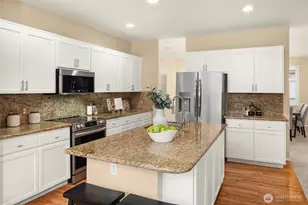 2402 NE 19th St, Renton, WA 98056 - Photo 13