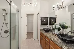 2402 NE 19th St, Renton, WA 98056 - Photo 23