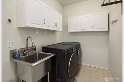 2402 NE 19th Street, Renton, WA 98056 - Photo 27