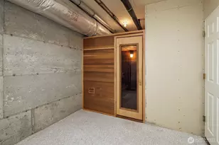 2402 NE 19th St, Renton, WA 98056 - Photo 35