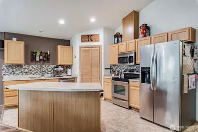 16633 Greenleaf Avenue SE, Yelm, WA 98597 - Photo 9