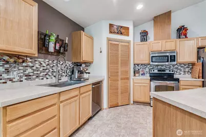 16633 Greenleaf Avenue SE, Yelm, WA 98597 - Photo 7