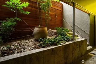 1717 5th Ave N, Seattle, WA 98109 - Photo 23