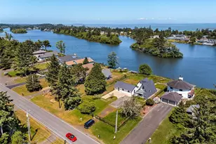 674 Mt Olympus Ave SE, Ocean Shores, WA 98569 - Photo 7