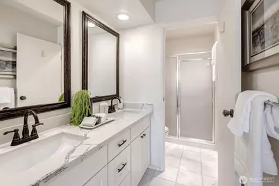 7 Lake Bellevue Drive #206, Bellevue, WA 98005 - Photo 27