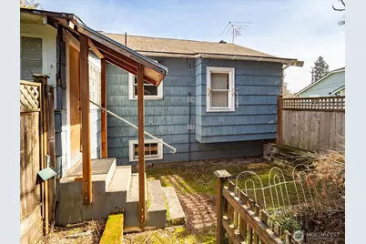 11737 North Park Avenue N, Seattle, WA 98133 - Photo 9