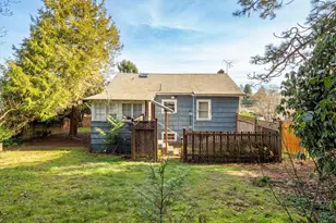 11737 N Park Ave N, Seattle, WA 98133 - Photo 3