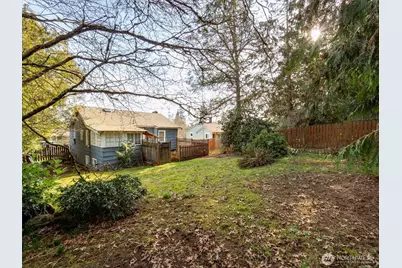 11737 North Park Avenue N, Seattle, WA 98133 - Photo 7