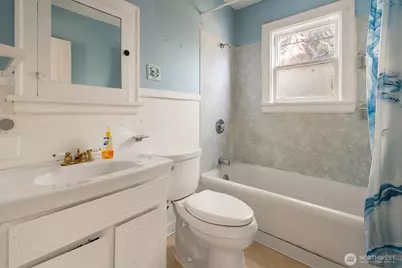 11737 North Park Avenue N, Seattle, WA 98133 - Photo 21