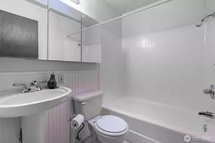 2735 NE 103rd St, Seattle, WA 98125 - Photo 21