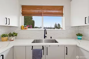 806 164th St SW, Lynnwood, WA 98037 - Photo 9