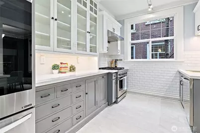 615 Boren Avenue #27, Seattle, WA 98104 - Photo 11