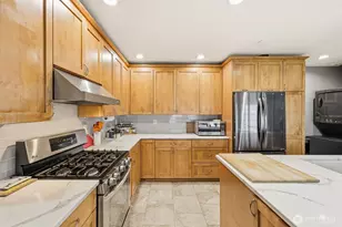 23001 Marine View Dr S, Des Moines, WA 98198 - Photo 17