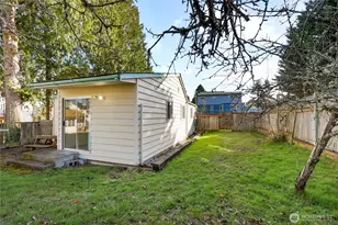 2524 NE 130th St, Seattle, WA 98125 - Photo 5