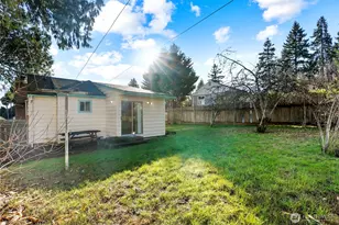 2524 NE 130th St, Seattle, WA 98125 - Photo 3