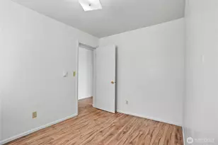 2524 NE 130th St, Seattle, WA 98125 - Photo 17