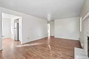 2524 NE 130th St, Seattle, WA 98125 - Photo 11