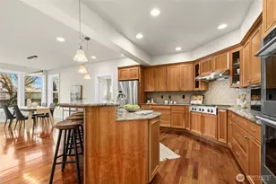 2302 NE 28th St, Renton, WA 98056 - Photo 11