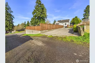 2103 E 21st Street, Bremerton, WA 98310 - Photo 27