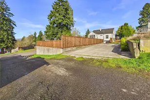 2103 E 21st St, Bremerton, WA 98310 - Photo 27