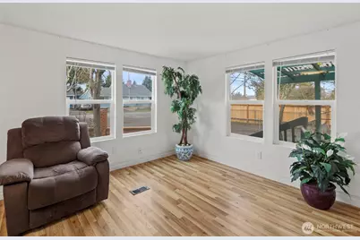 11040 14th Avenue SW, Seattle, WA 98146 - Photo 7