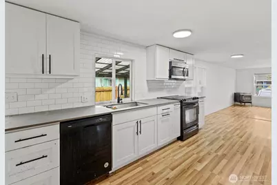 11040 14th Avenue SW, Seattle, WA 98146 - Photo 17