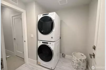 2111 9th Avenue W #24, Seattle, WA 98119 - Photo 15