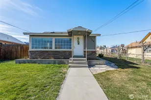 726 Methow St, Wenatchee, WA 98801 - Photo 1