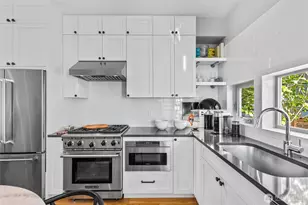 1536 15th Ave E, Seattle, WA 98112 - Photo 9