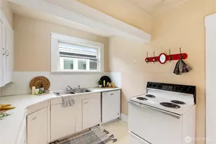 2414 Elm St, Bellingham, WA 98225 - Photo 15