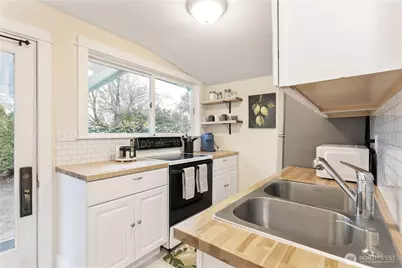 978 Peace Portal Drive, Blaine, WA 98230 - Photo 17