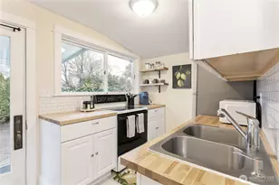 978 Peace Portal Dr, Blaine, WA 98230 - Photo 17