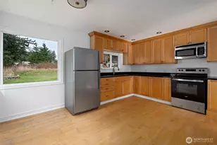 544 NE Easy St, Oak Harbor, WA 98277 - Photo 15