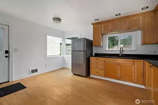 544 NE Easy St, Oak Harbor, WA 98277 - Photo 17